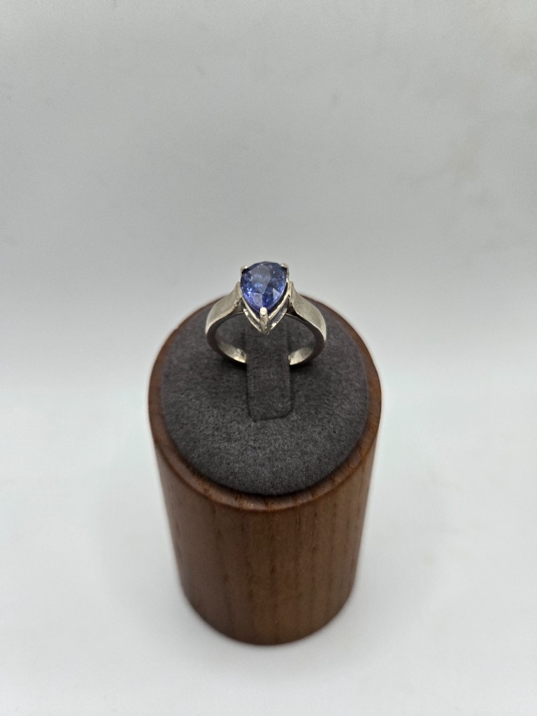 Sterling Silver Ring set with 2.77ct Pear Tanzanite